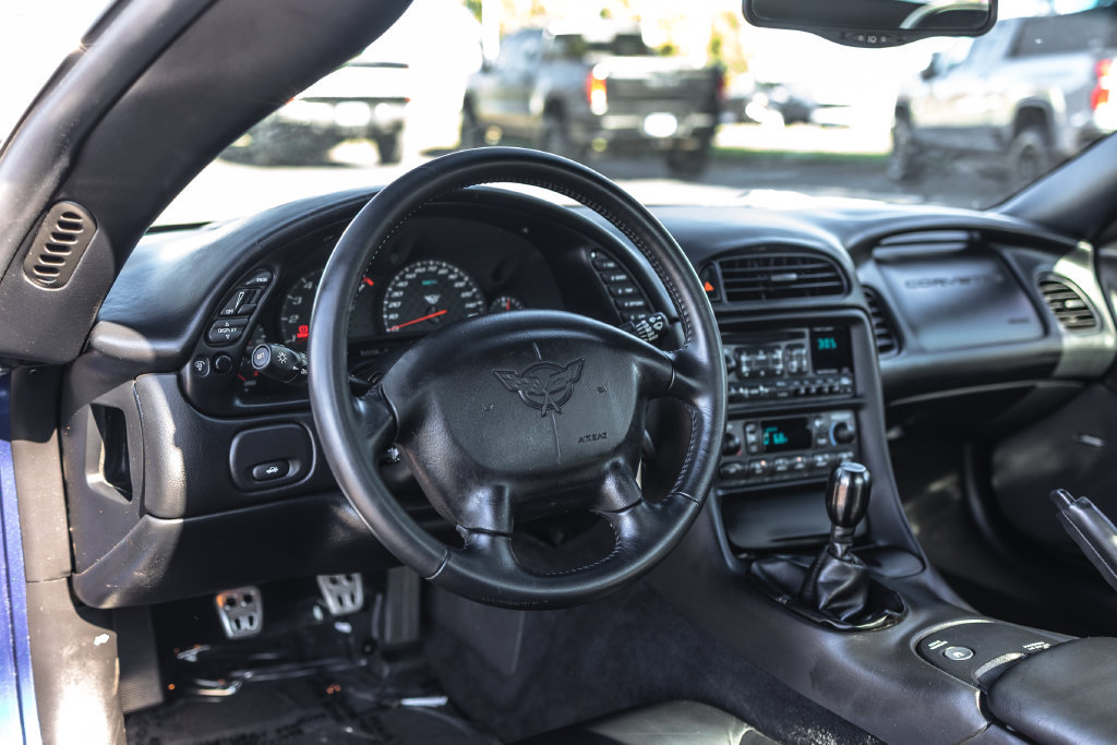 Used 2004 Chevrolet Corvette Z06 w/ Z06 Preferred Equipment Group RWD image 17