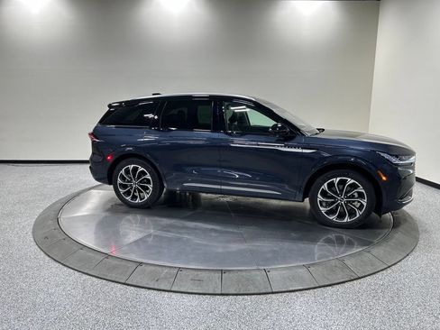 Certified 2024 Lincoln Nautilus Reserve w/ Equipment Group 202A AWD/4WD image 5