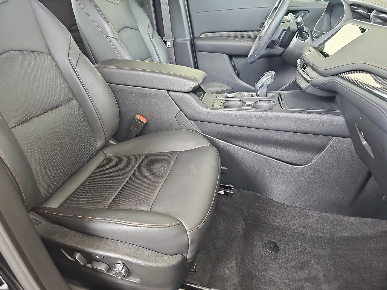 Used 2019 Cadillac XT4 Sport AWD/4WD image 10
