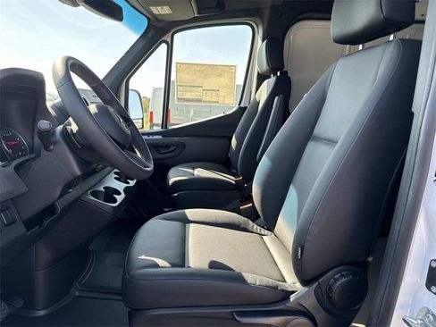 New 2025 Mercedes-Benz Sprinter 2500 image 17