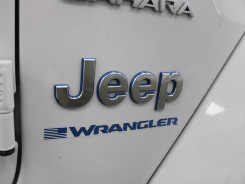 Used 2024 Jeep Wrangler Unlimited Sahara image 33