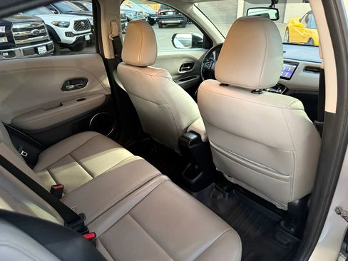 Used 2018 Honda HR-V EX-L image 18