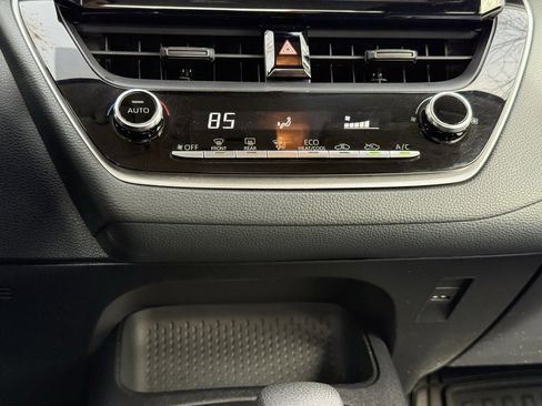 Used 2022 Toyota Corolla LE image 21