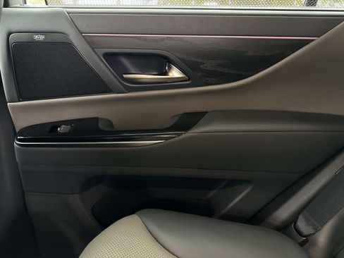 Used 2025 Lexus LX 700h Overtrail image 15