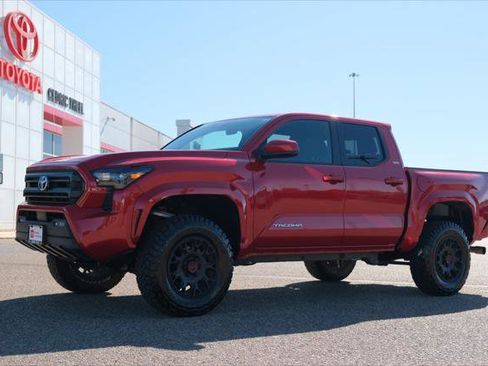 Certified 2025 Toyota Tacoma SR5 w/ SR5 Upgrade Package AWD/4WD image 1