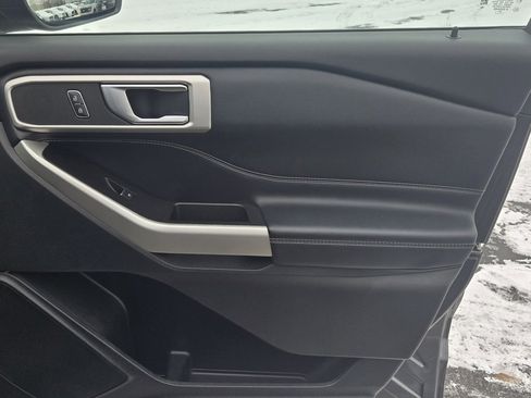 Used 2021 Ford Explorer XLT w/ Equipment Group 202A image 25