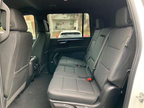 New 2026 Chevrolet Suburban LT w/ Comfort Package image 11