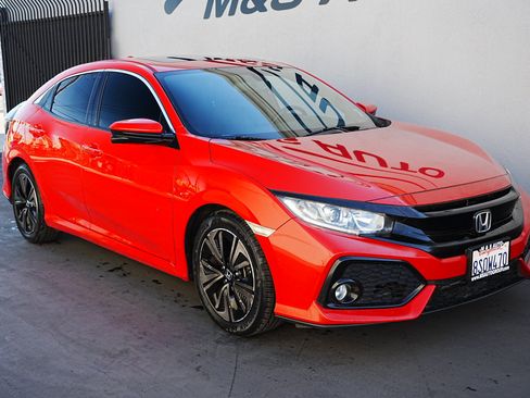Used 2018 Honda Civic EX-L image 3