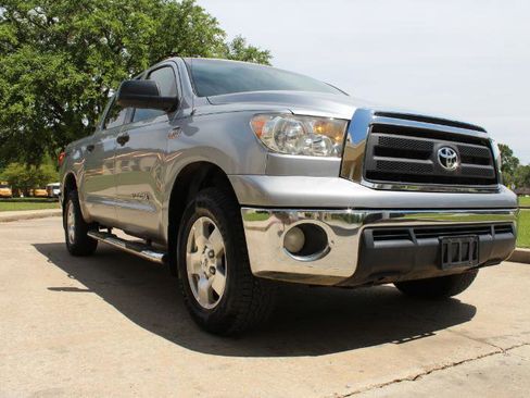 Used 2012 Toyota Tundra 4x4 CrewMax w/ TRD Off-Road Pkg image 5
