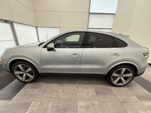 Certified 2024 Porsche Cayenne Coupe image 2