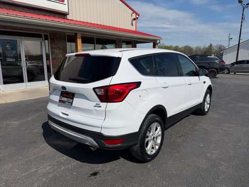 Used 2019 Ford Escape SE image 4