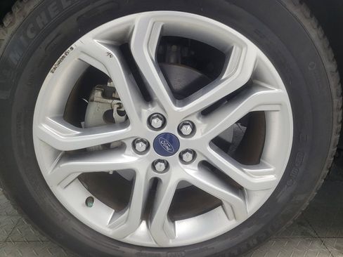 Used 2018 Ford Edge Titanium w/ Equipment Group 301A FWD image 31