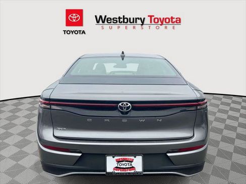 Used 2023 Toyota Crown AWD/4WD image 6