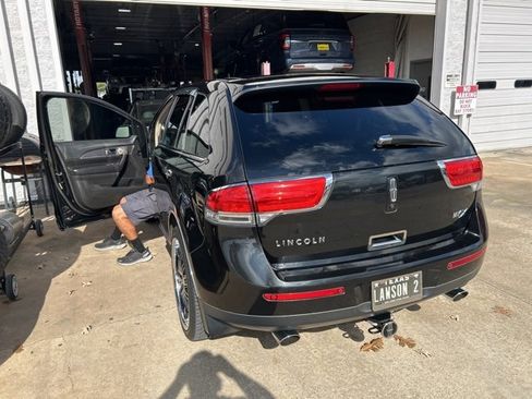 Used 2013 Lincoln MKX FWD image 4