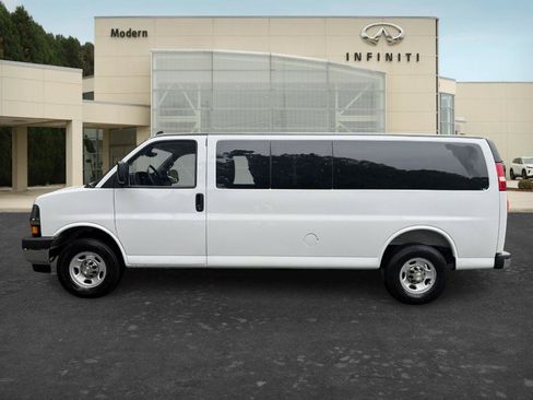 Used 2025 Chevrolet Express 3500 LT w/ LT Preferred Equipment Group RWD image 7
