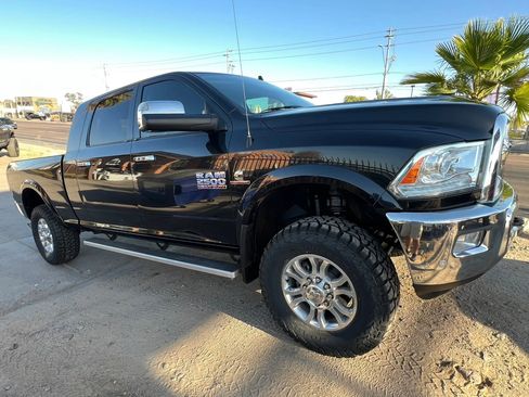 Used 2017 RAM 2500 Laramie w/ Convenience Group AWD/4WD image 5