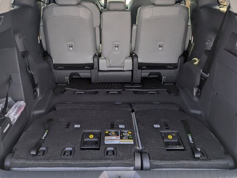 New 2026 Toyota Sienna XLE FWD image 14