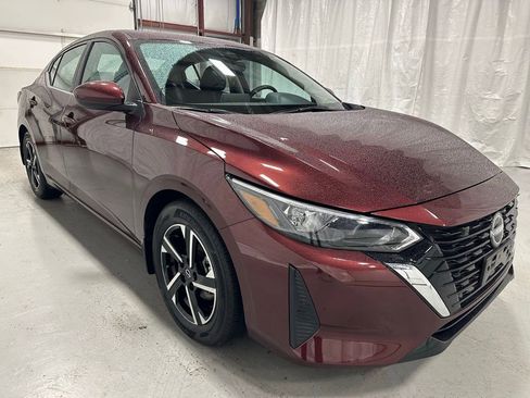 Used 2025 Nissan Sentra SV image 1
