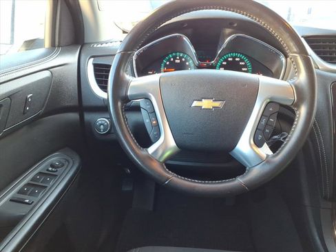 Used 2016 Chevrolet Traverse LT w/ Style and Technology Package image 5