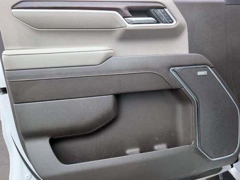 Used 2022 GMC Sierra 1500 SLT w/ SLT Convenience Package image 17