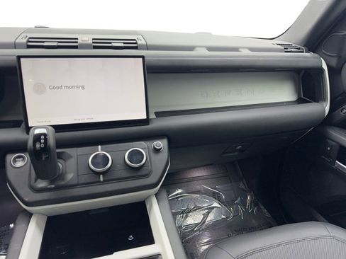 Used 2025 Land Rover Defender 110 S image 53