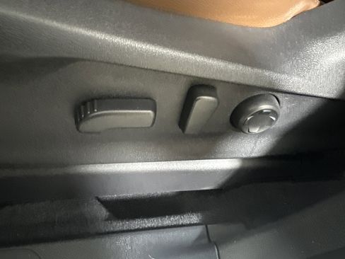 Used 2025 Subaru Ascent Touring image 10