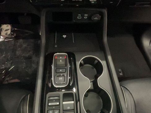 Used 2025 Honda Pilot Elite image 35