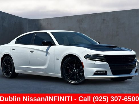 Used 2018 Dodge Charger R/T w/ Blacktop Package RWD image 2