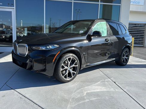 Certified 2024 BMW X5 sDrive40i w/ M Sport Package image 2