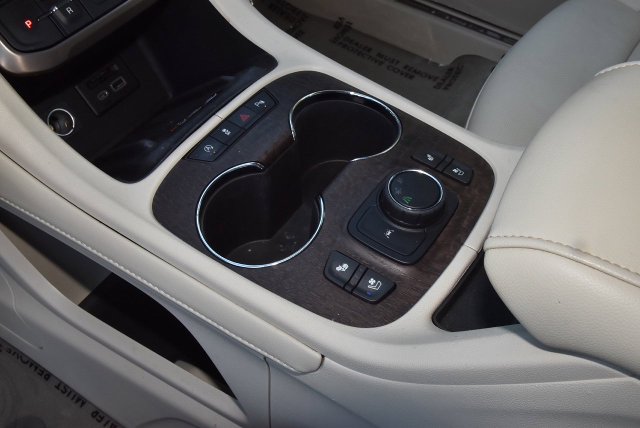 Used 2023 GMC Acadia Denali w/ Denali Technology Package FWD image 31