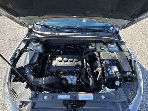 Used 2014 Chevrolet Cruze LT w/ All-Star Edition image 18