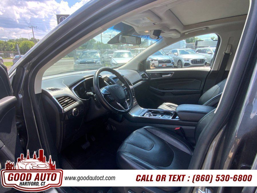 Used 2019 Ford Edge Titanium w/ Equipment Group 301A AWD/4WD image 10