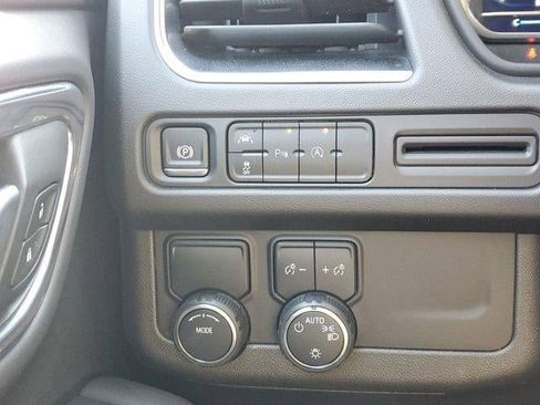 Used 2024 Chevrolet Suburban RST RWD image 30