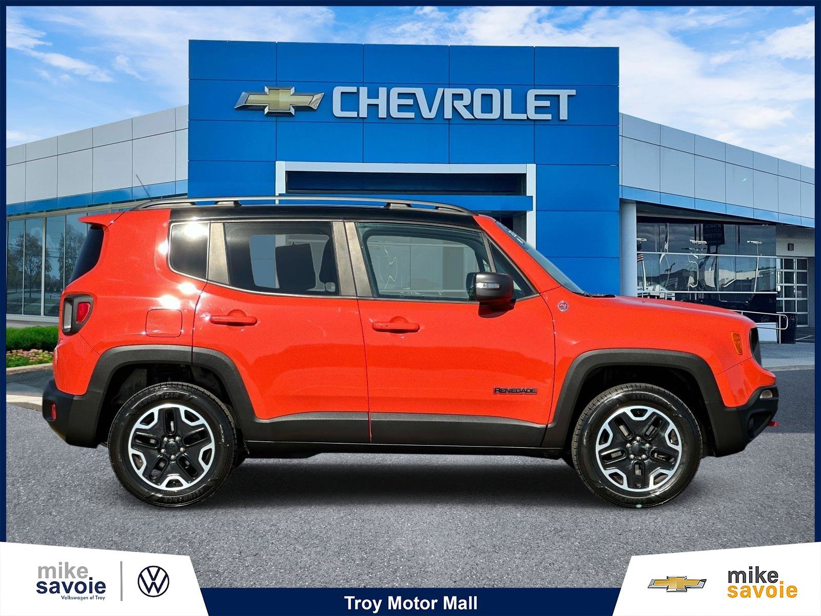 Used 2016 Jeep Renegade Trailhawk w/ Popular Equipment Group AWD/4WD image 2