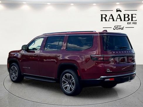 Used 2023 Jeep Wagoneer 4WD w/ Premium Group I image 5