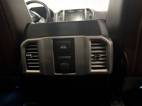 Used 2015 Ford F150 Platinum w/ Equipment Group 701A Luxury image 38