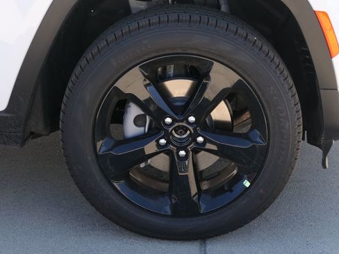 New 2026 Jeep Grand Cherokee Limited w/ Limited Altitude Package image 25