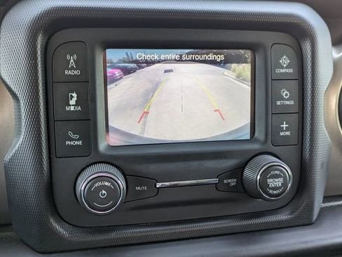 Used 2018 Jeep Wrangler Unlimited Sport image 21