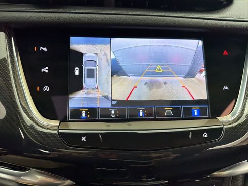 Used 2024 Cadillac XT6 Sport w/ Technology Package AWD/4WD image 18