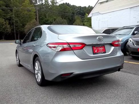 Used 2018 Toyota Camry LE w/ Convenience Package FWD image 3