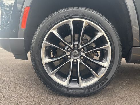 Used 2022 Jeep Wagoneer Series III w/ Premium Group I image 9