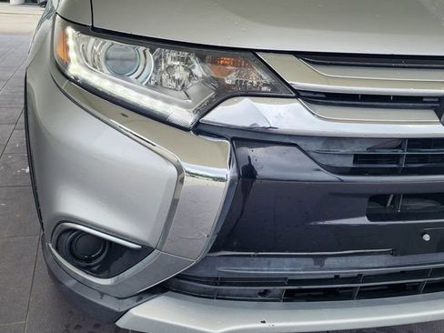 Used 2018 Mitsubishi Outlander ES FWD image 13