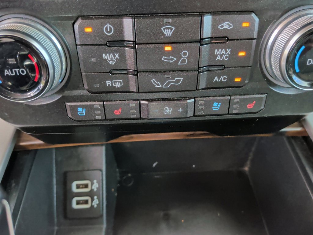 Used 2019 Ford F150 Lariat w/ Equipment Group 502A Luxury AWD/4WD image 30