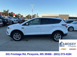 Used 2017 Ford Escape SE video 2
