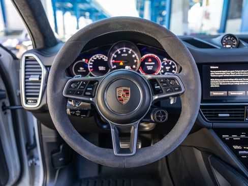 Certified 2023 Porsche Cayenne GTS AWD/4WD image 6