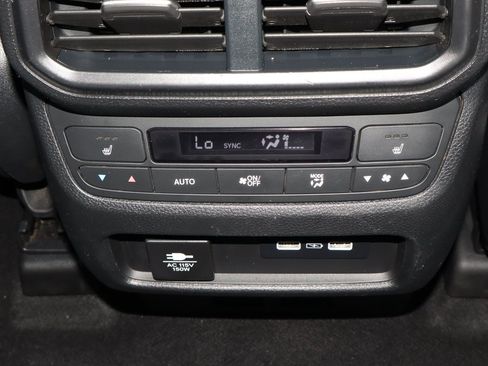 Used 2023 Honda Pilot Elite image 24
