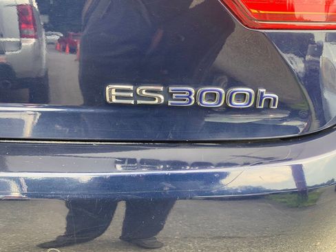 Used 2013 Lexus ES 300h image 11