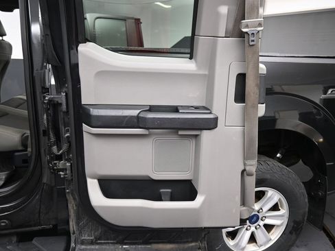 Used 2015 Ford F150 XL w/ Equipment Group 101A Mid AWD/4WD image 21