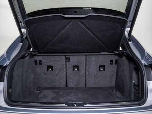 Certified 2025 Porsche Macan image 28