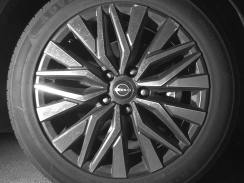 Used 2025 Nissan Altima 2.5 SV image 13